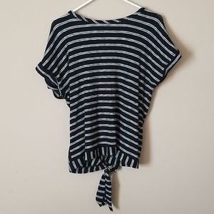 Bundle 3+ get 40% off!! Tie Back Striped Tee